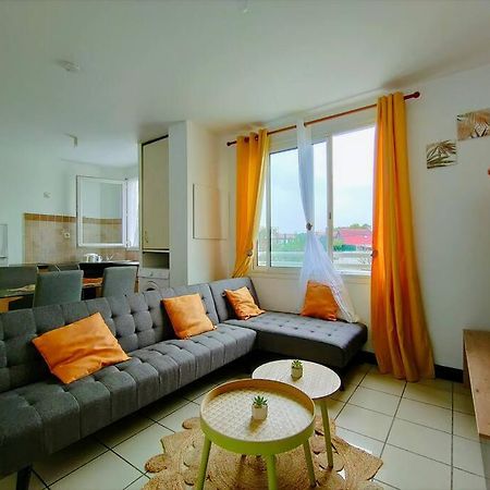 Appartement T2 - Sainte-Marie - 10 Min De L'Aeroport Bagian luar foto