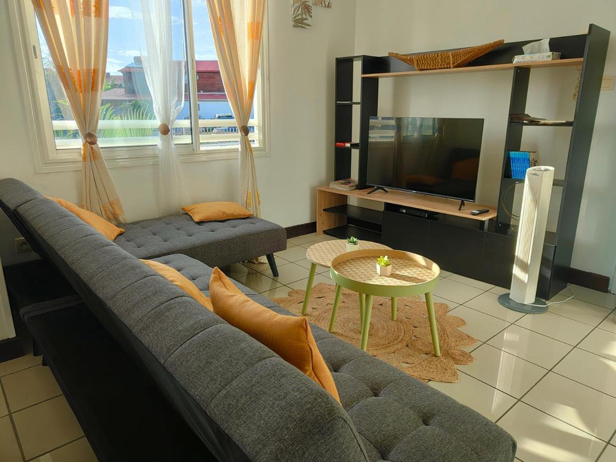 Appartement T2 - Sainte-Marie - 10 Min De L'Aeroport Bagian luar foto